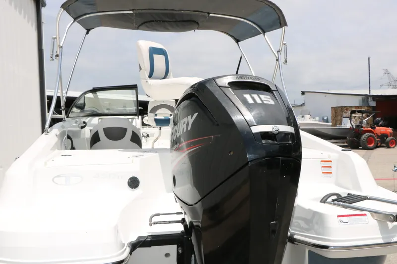 Slide: The Image of Tahoe 450TF 2018 - 14