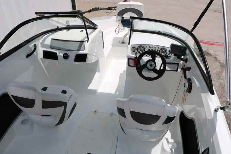 Slide: The Image of Tahoe 450TF 2018 - 18