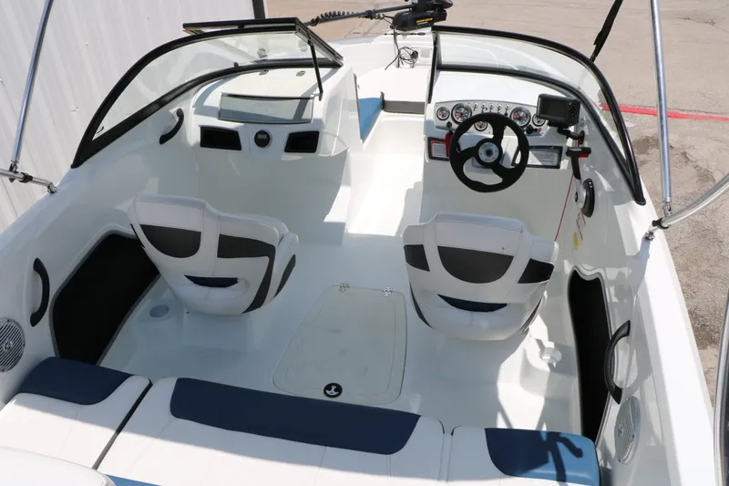 Slide: The Image of Tahoe 450TF 2018 - 26