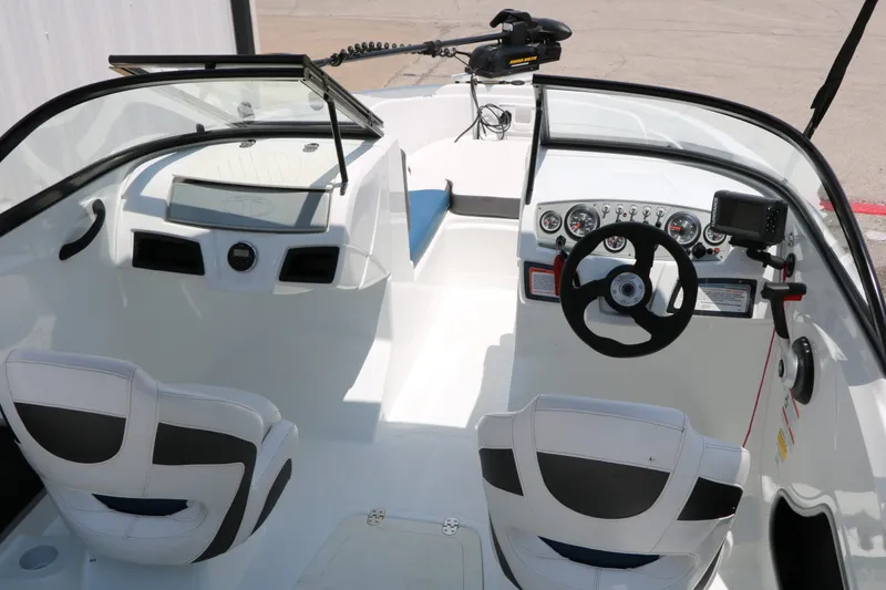Slide: The Image of Tahoe 450TF 2018 - 27