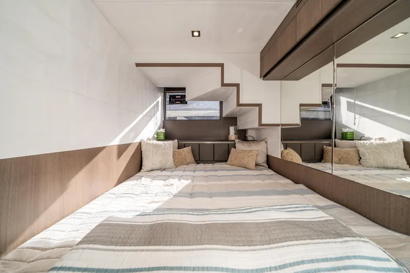 Slide: The Image of Galeon 640 FLY 2019 - 10