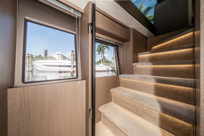 Slide: The Image of Galeon 640 FLY 2019 - 12