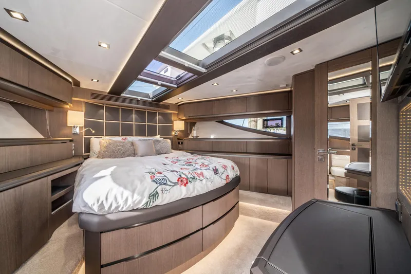 Slide: The Image of Galeon 640 FLY 2019 - 13