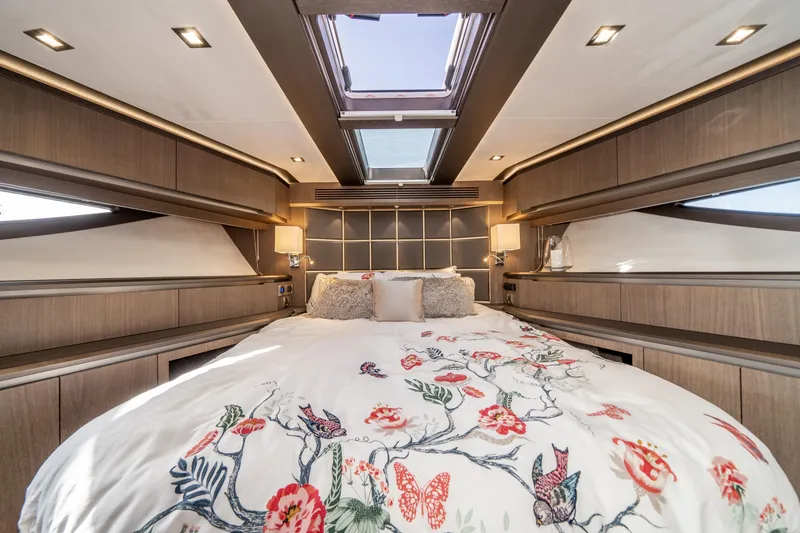 Slide: The Image of Galeon 640 FLY 2019 - 14