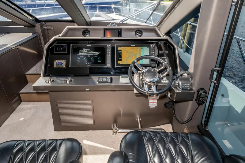 Slide: The Image of Galeon 640 FLY 2019 - 21