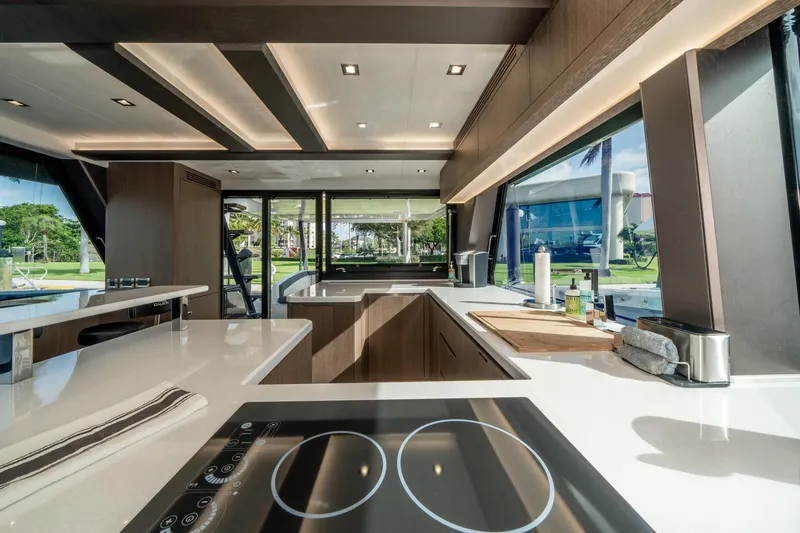 Slide: The Image of Galeon 640 FLY 2019 - 25