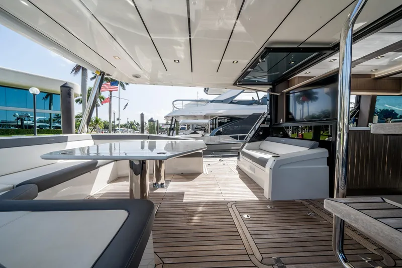 Slide: The Image of Galeon 640 FLY 2019 - 38