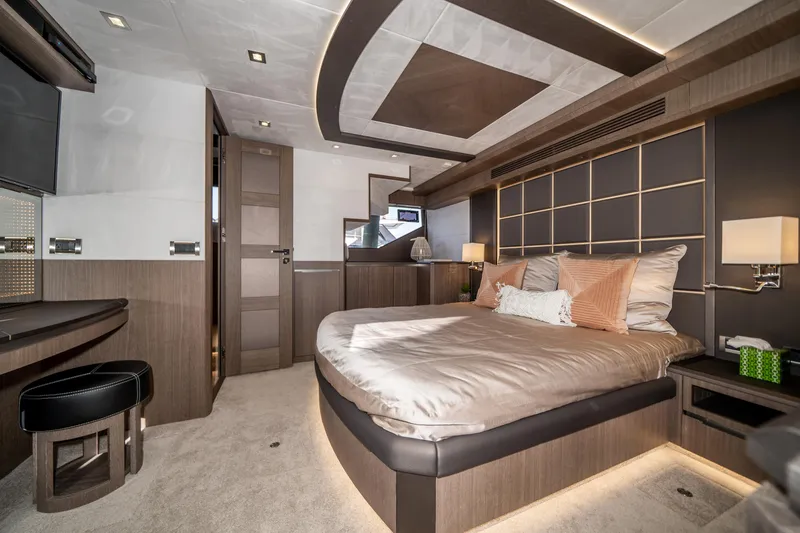 Slide: The Image of Galeon 640 FLY 2019 - 6