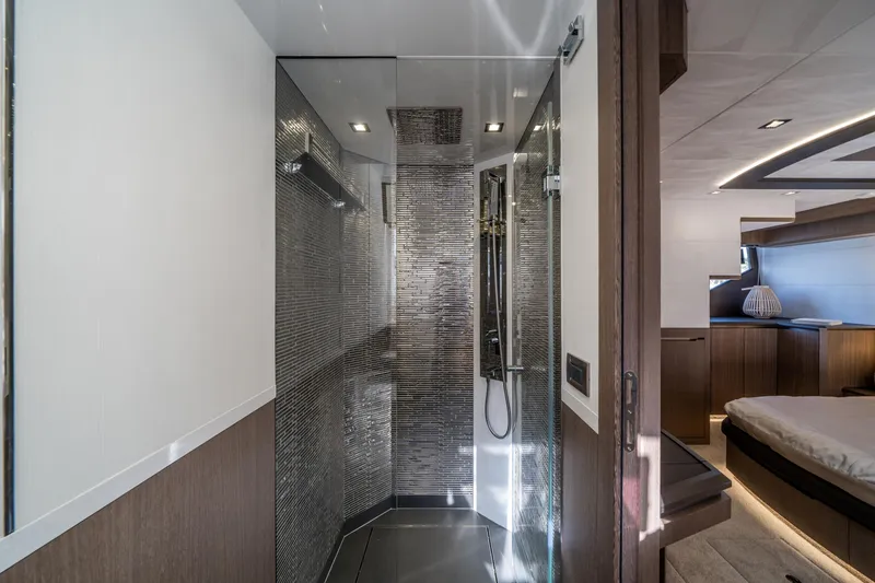 Slide: The Image of Galeon 640 FLY 2019 - 8