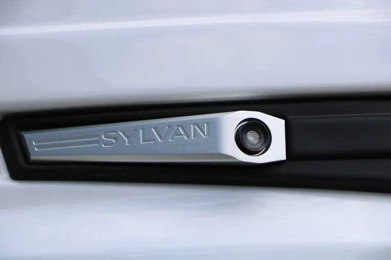 Slide: The Image of Sylvan L3 DLZ Bar Platinum Edition Tri-Toon 2026 - 16