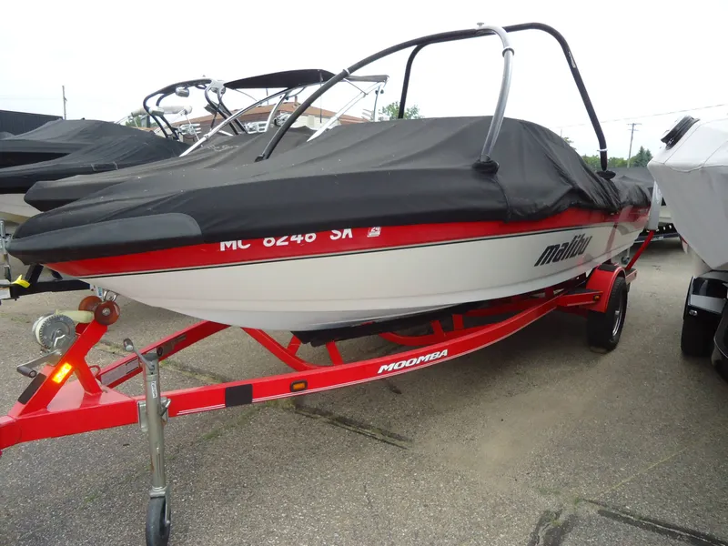 Slide: The Image of Malibu Boats 21 XTi 2002 - 1