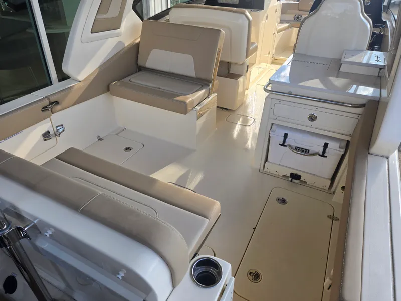 Slide: The Image of Scout 277 Dorado 2025 - 4