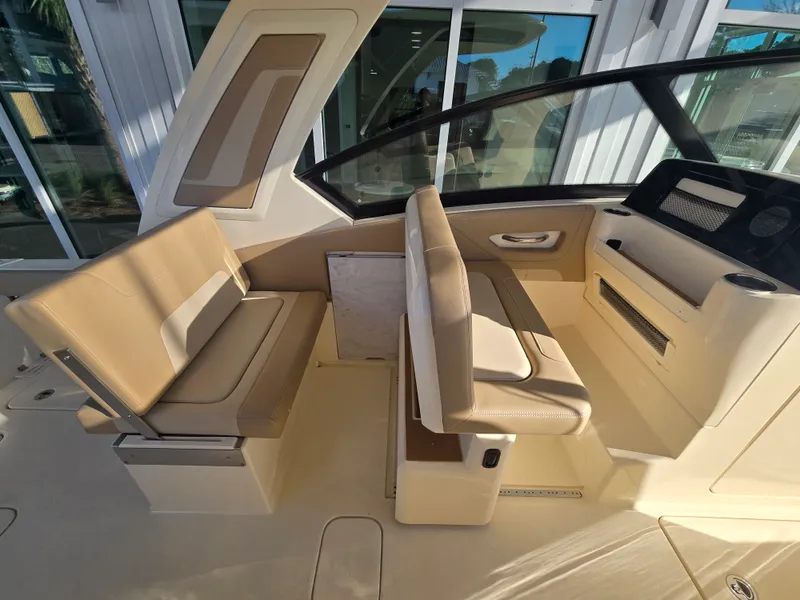 Slide: The Image of Scout 277 Dorado 2025 - 10