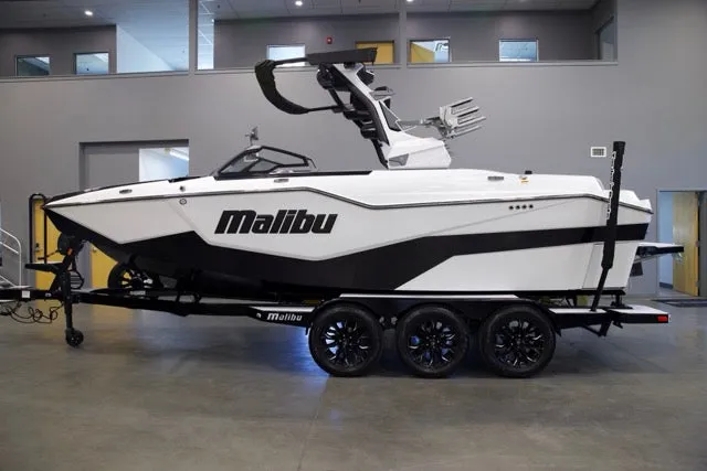 The Image of Malibu M230 2026 - 0