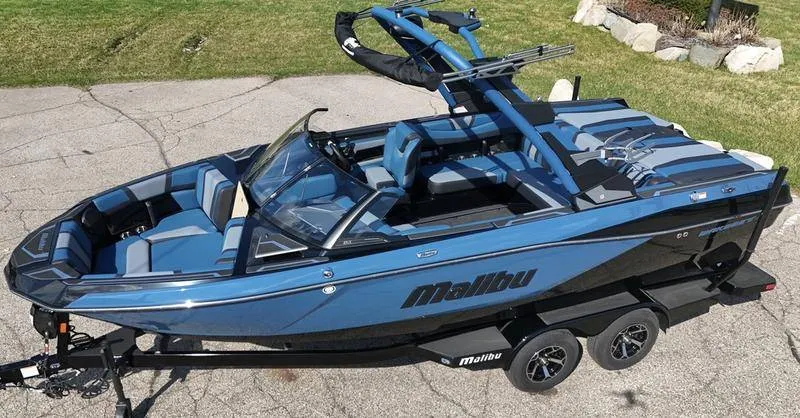 The Image of Malibu Boats 21 LX 2026 - 0