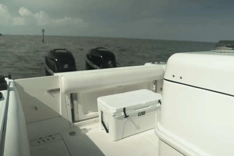 Slide: The Image of Boston Whaler 320 OUTRAGE 2012 - 12