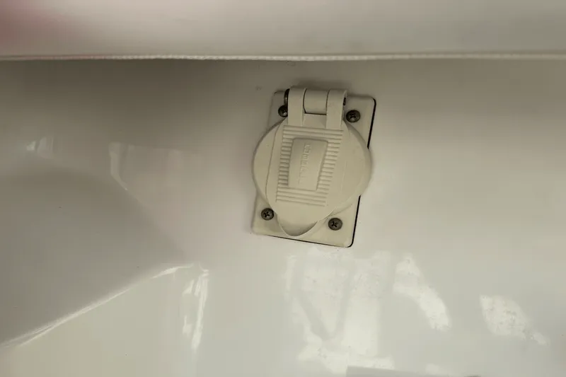 Slide: The Image of Boston Whaler 320 OUTRAGE 2012 - 15