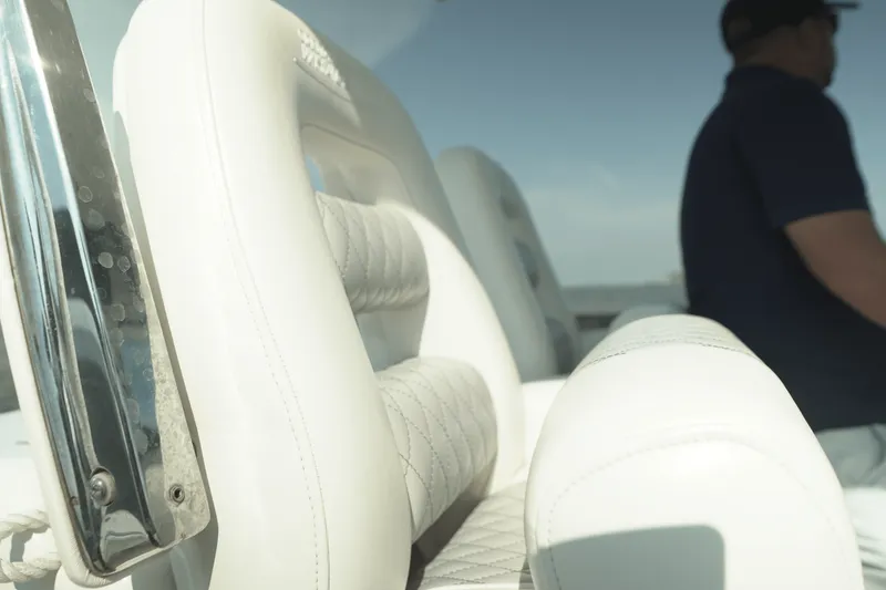 Slide: The Image of Boston Whaler 320 OUTRAGE 2012 - 24