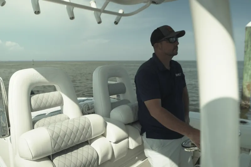Slide: The Image of Boston Whaler 320 OUTRAGE 2012 - 28