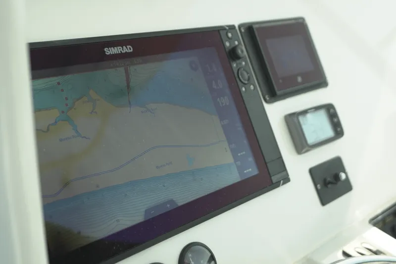 Slide: The Image of Boston Whaler 320 OUTRAGE 2012 - 35