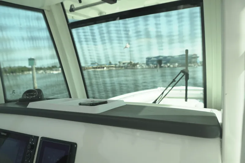 Slide: The Image of Boston Whaler 320 OUTRAGE 2012 - 39