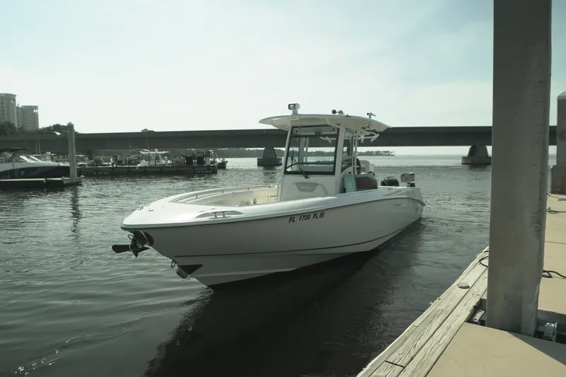 Slide: The Image of Boston Whaler 320 OUTRAGE 2012 - 4