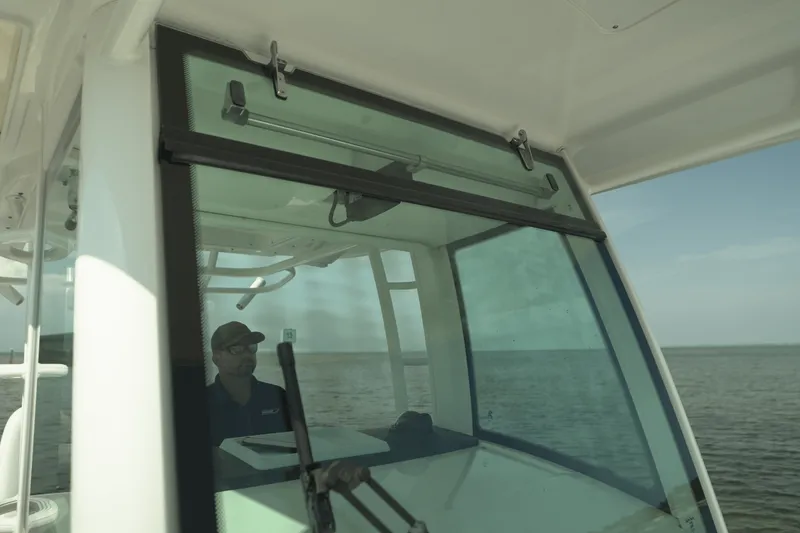 Slide: The Image of Boston Whaler 320 OUTRAGE 2012 - 40