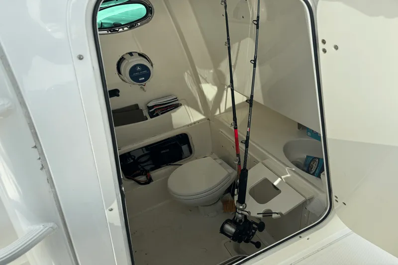 Slide: The Image of Boston Whaler 320 OUTRAGE 2012 - 46