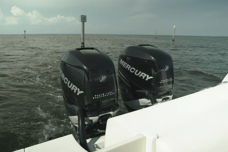 Slide: The Image of Boston Whaler 320 OUTRAGE 2012 - 9