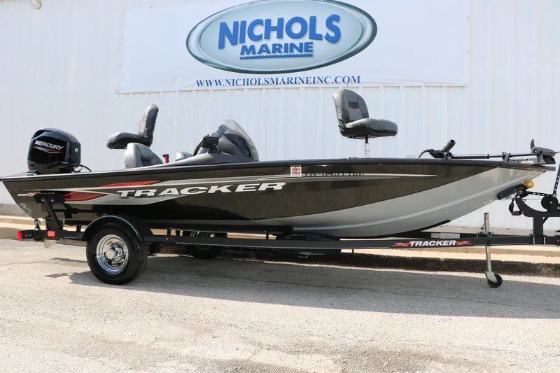 The Image of Tracker Pro Team 175 2022 - 0