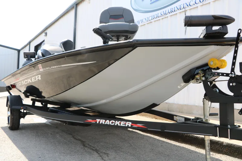 Slide: The Image of Tracker Pro Team 175 2022 - 3