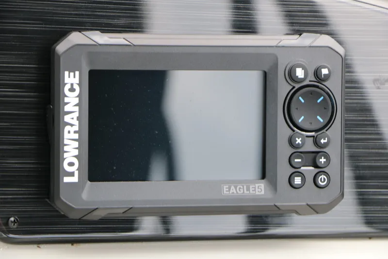 Slide: The Image of Sylvan Mirage 822 LZ Tri-Toon 2026 - 24