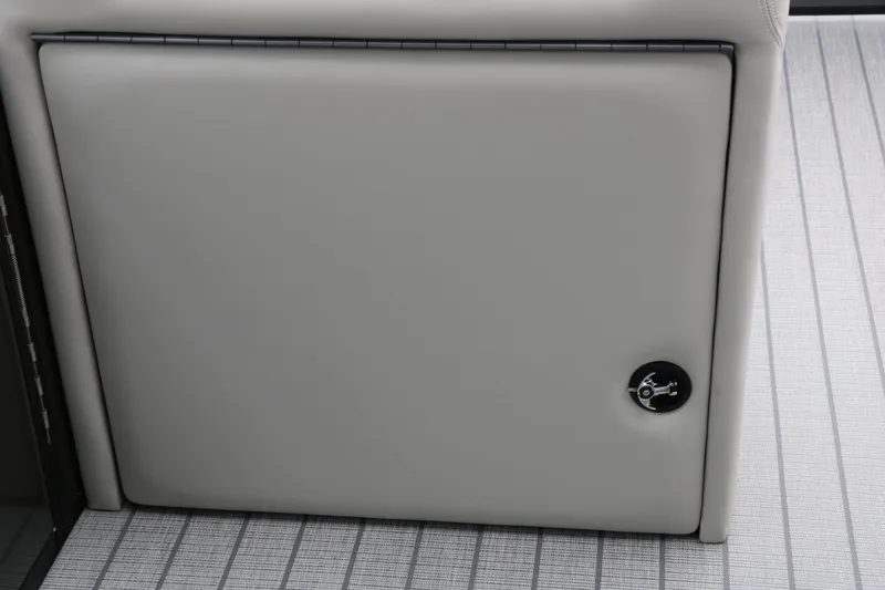 Slide: The Image of Sylvan Mirage 822 LZ Tri-Toon 2026 - 34