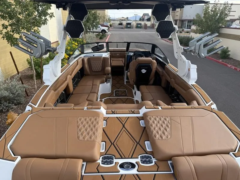 Slide: The Image of Malibu M230 2026 - 8