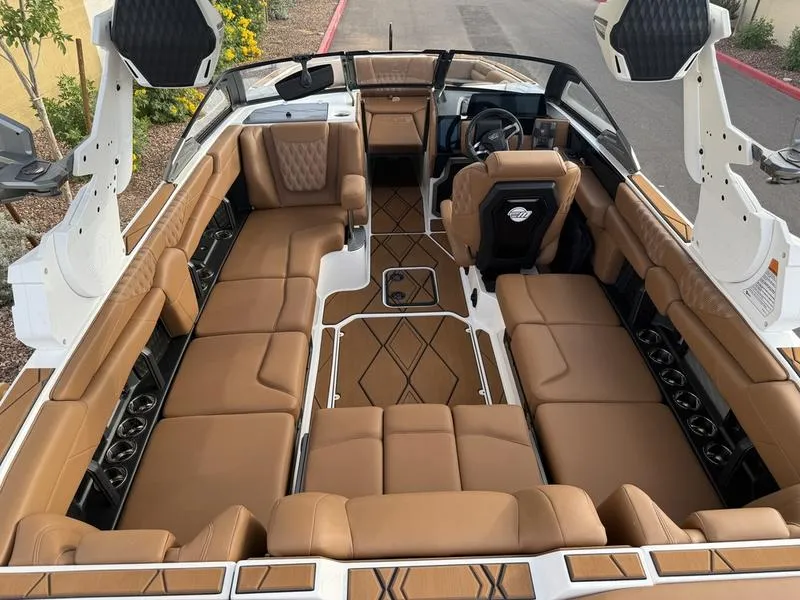 Slide: The Image of Malibu M230 2026 - 9