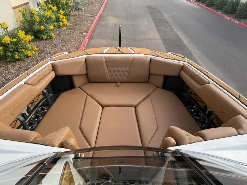 Slide: The Image of Malibu M230 2026 - 14