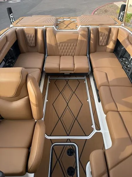Slide: The Image of Malibu M230 2026 - 16
