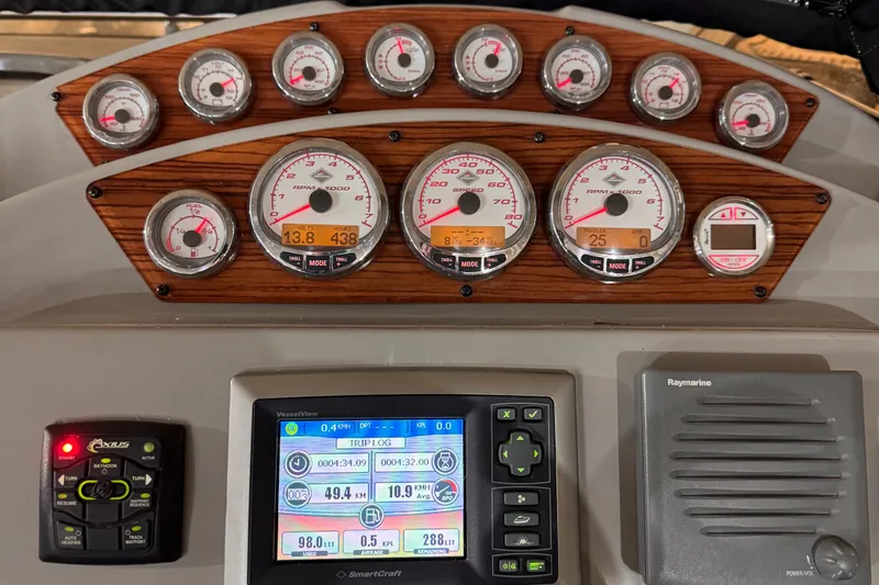 Slide: The Image of Bayliner 300 2009 - 19