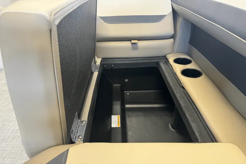 Slide: The Image of Premier 220 Sunscape 2025 - 12