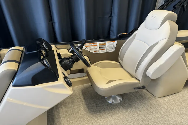 Slide: The Image of Premier 220 Sunscape 2025 - 17