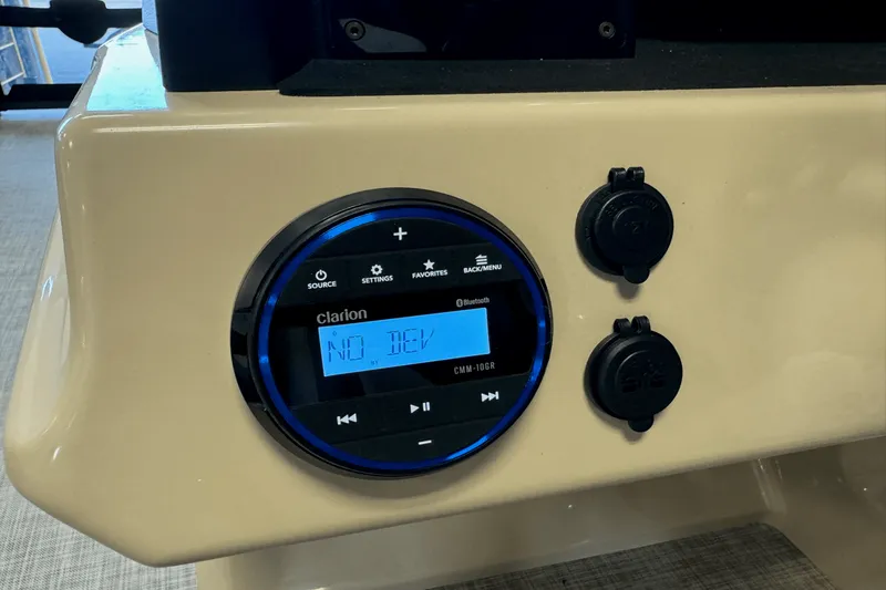 Slide: The Image of Premier 220 Sunscape 2025 - 21