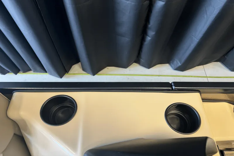 Slide: The Image of Premier 220 Sunscape 2025 - 24