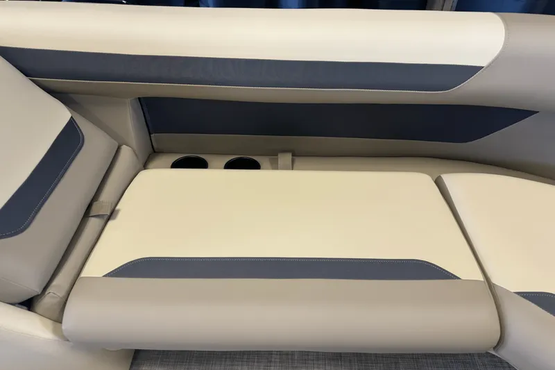 Slide: The Image of Premier 220 Sunscape 2025 - 29