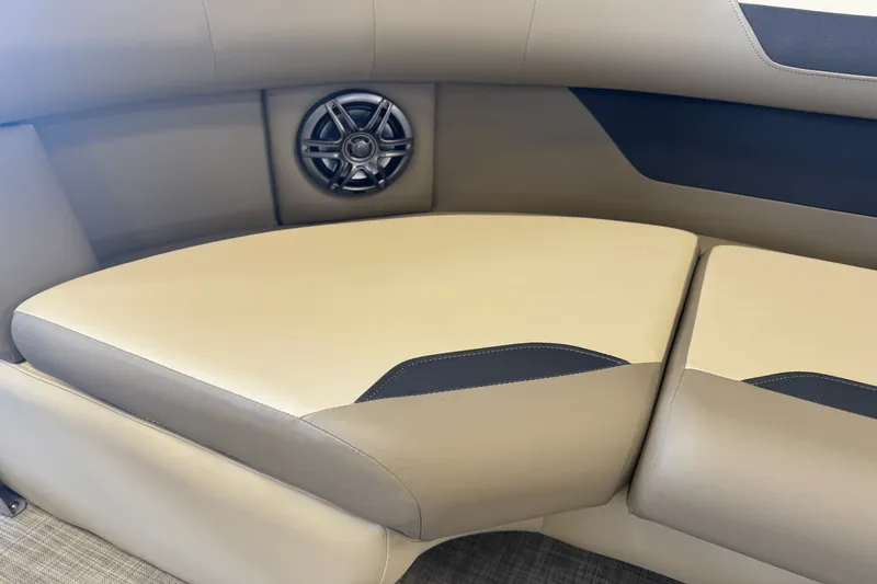 Slide: The Image of Premier 220 Sunscape 2025 - 3