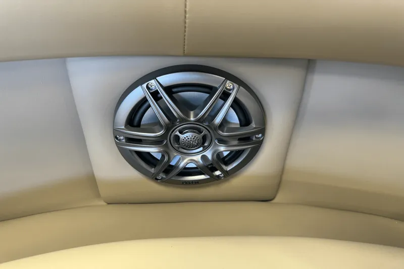 Slide: The Image of Premier 220 Sunscape 2025 - 33