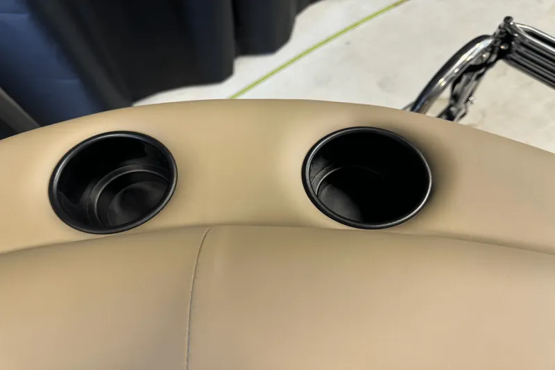 Slide: The Image of Premier 220 Sunscape 2025 - 34