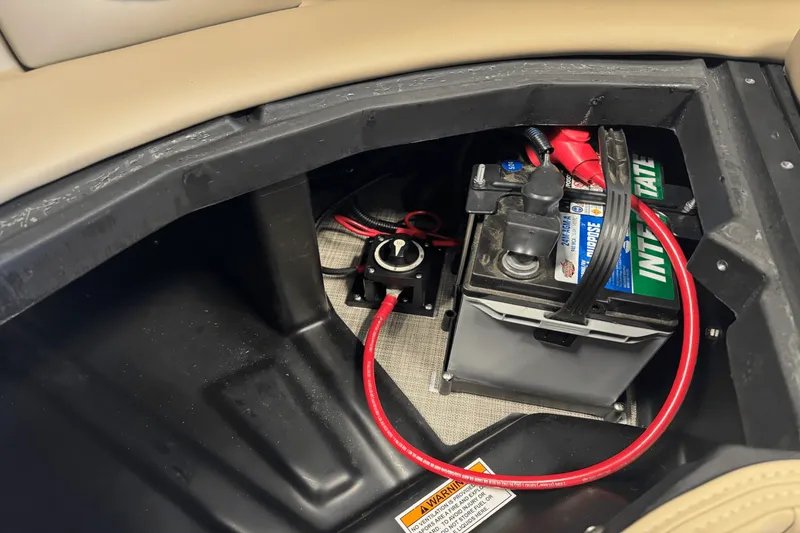 Slide: The Image of Premier 220 Sunscape 2025 - 36