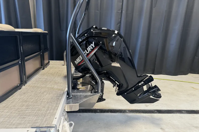 Slide: The Image of Premier 220 Sunscape 2025 - 46