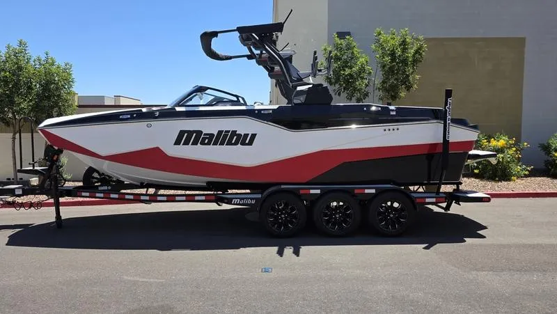 The Image of Malibu M242 2026 - 0