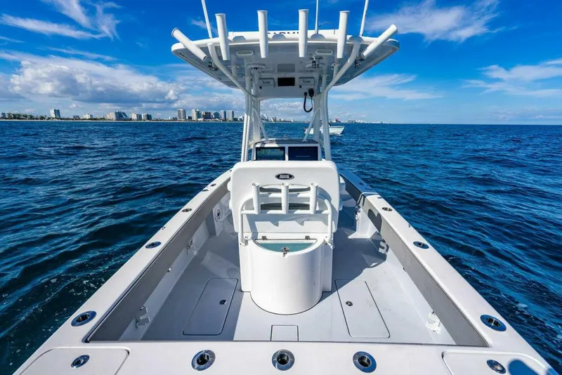 Slide: The Image of Reef Runner 230 2027 - 9